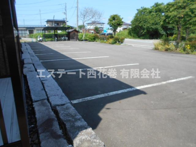 タカエビレッジの駐車場