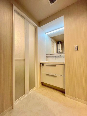 カーサ手稲本町の独立洗面台|洗面化粧台＋浴室！