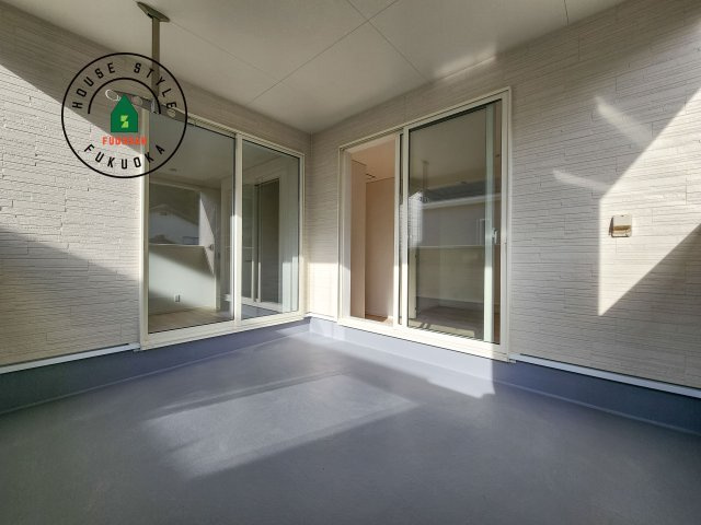 福岡市西区今宿東3丁目第10-6棟(5号棟)のバルコニー|バルコニーに自分のこだわりをもたせる。120％自由自在のバルコニー。もちろんお洗濯物を干す、ゴミを一時保管するなどもおまかせください。バルコニーを多目的スペースとして考えてみましょう。