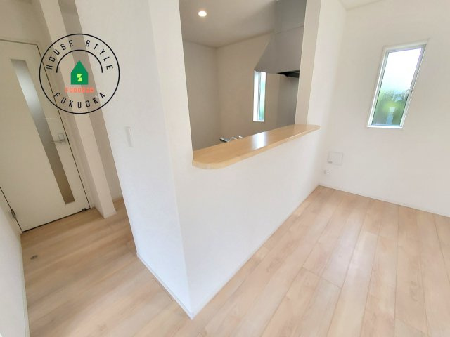 福岡市西区今宿東3丁目第10-6棟(5号棟)の内観：施工例|ダイニングとリビングのメリハリが付けやすい空間設計になっています。