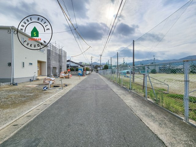 福岡市西区今宿東3丁目第10-6棟(4号棟)の前面道路含む現地写真|前面道路です。
