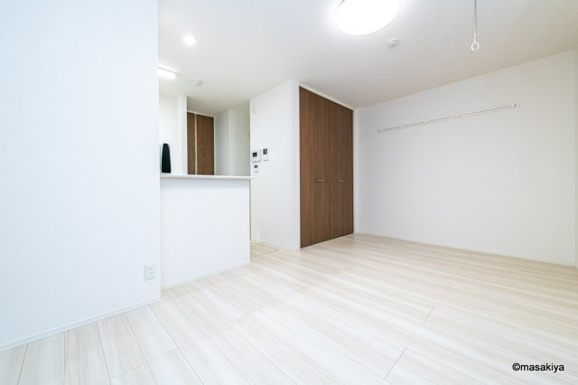 ドゥ・ヴィラージュ吉田の居間・リビング