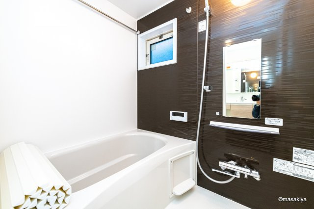 ドゥ・ヴィラージュ吉田の浴室