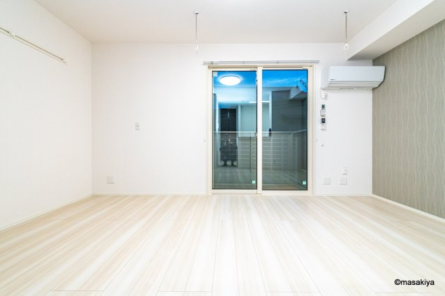 ドゥ・ヴィラージュ吉田の居間・リビング