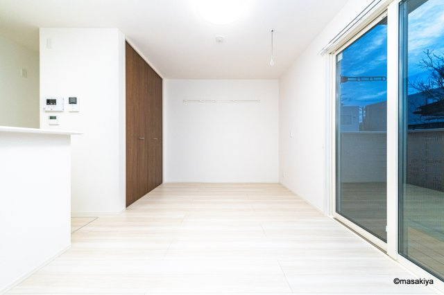 ドゥ・ヴィラージュ吉田の寝室|洋室