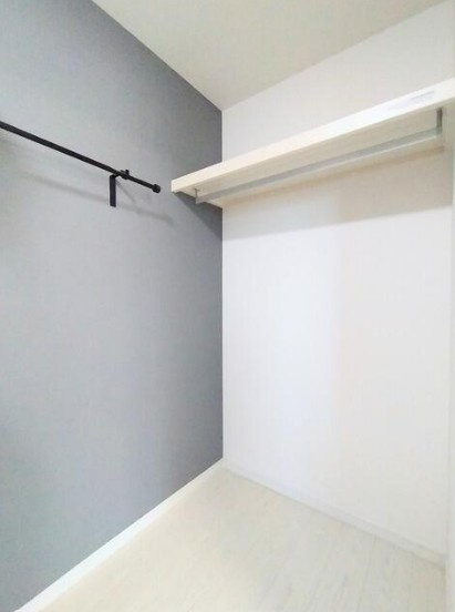 【中古】川越市大塚１丁目中古住宅の収納|便利な大容量のウォークインクローゼットです！