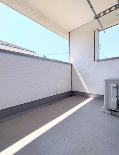 【中古】川越市大塚１丁目中古住宅のバルコニー|インナーバルコニーで急な雨の日も安心！