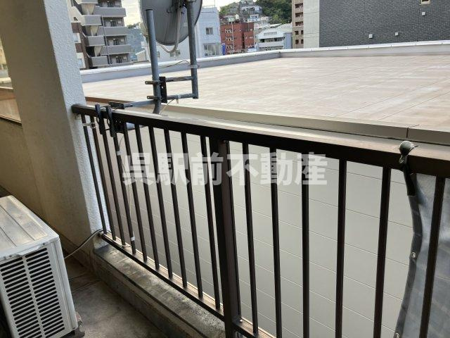 村上ビルのバルコニー