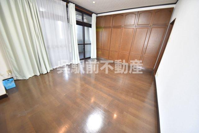 村上ビルの居間・リビング