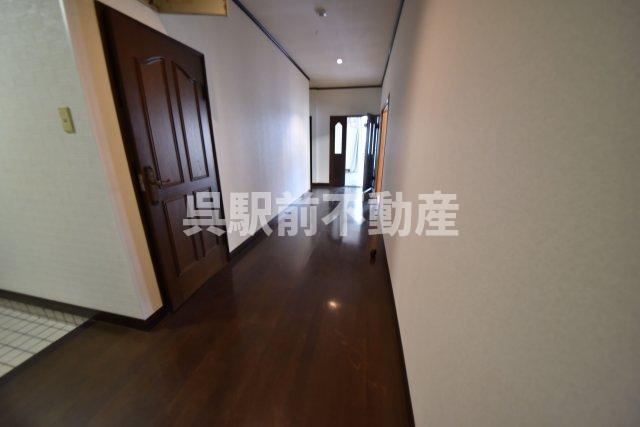 村上ビルの内装