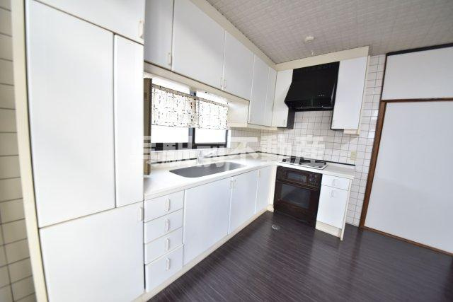 村上ビルの居間・リビング