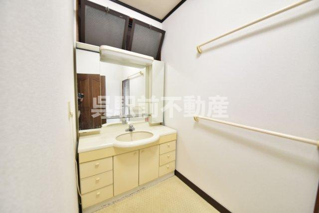 村上ビルの独立洗面台