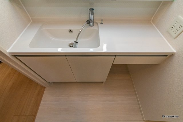 メゾン・ド・クーネルの洗面所