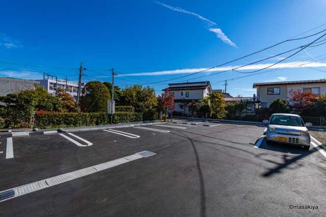 メゾン・ド・クーネルの駐車場