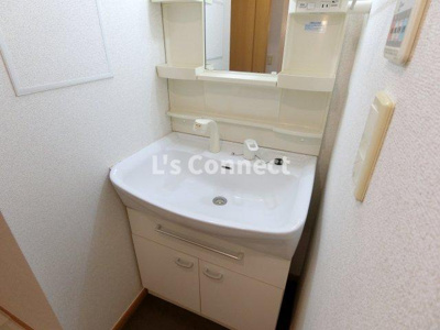 【洗面所】 | サングレイス | 朝の支度もスムーズな独立洗面台。