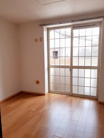 レジデンスマルヨＡの居間・リビング|おしゃれな内装です