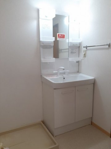 レジデンスマルヨＡの洗面所|使いやすい洗面所です