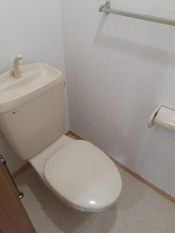 レジデンスマルヨＡのトイレ|シンプルで使いやすいトイレです