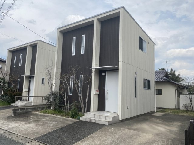 熊本市中央区帯山４丁目の一戸建て