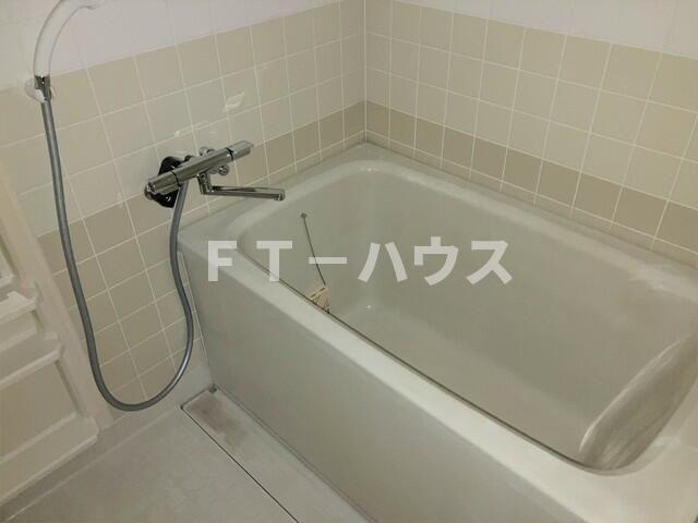 グランドパレス大久保の浴室