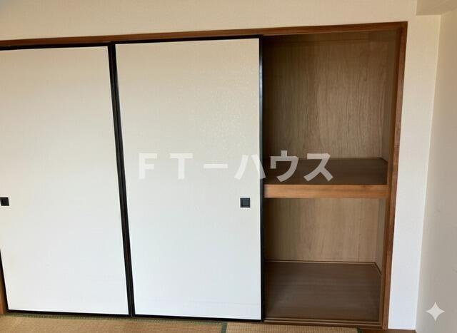 グランドパレス大久保の寝室