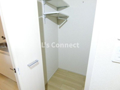 【設備】 | ウィンベル | キッチンにも奥行きのあるクローゼット付き。