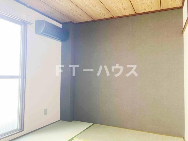 NKビルの寝室