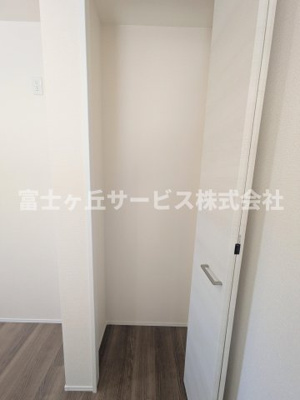 【収納】 | 豊橋市一色町字西内張 新築一戸建て 4号棟 | キッチン横の収納です