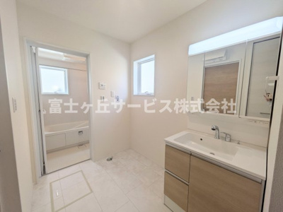 【脱衣所】 | 豊橋市一色町字西内張 新築一戸建て 5号棟 | 脱衣所です