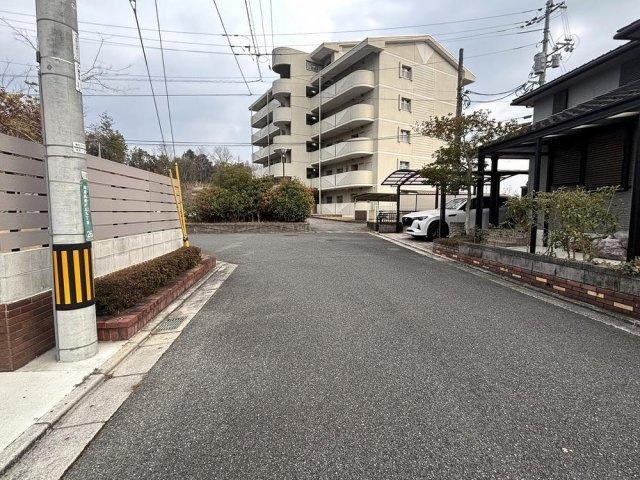 【前面道路含む現地写真】 | 高屋高美が丘９丁目の中古戸建て！