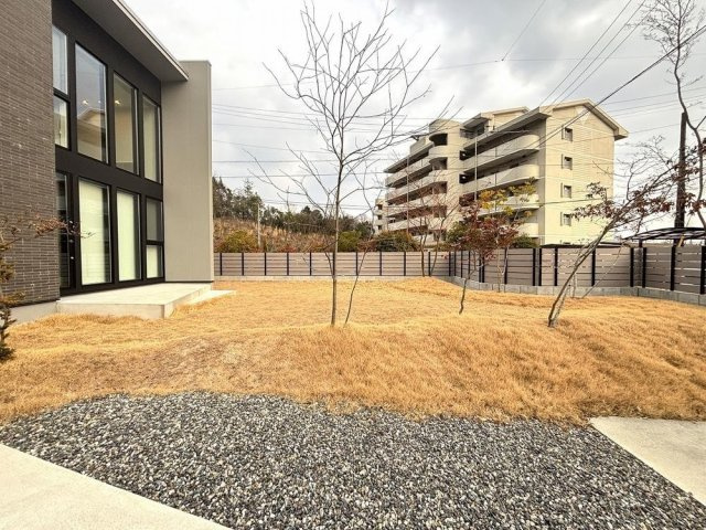 【庭】 | 高屋高美が丘９丁目の中古戸建て！ | お庭が付いています