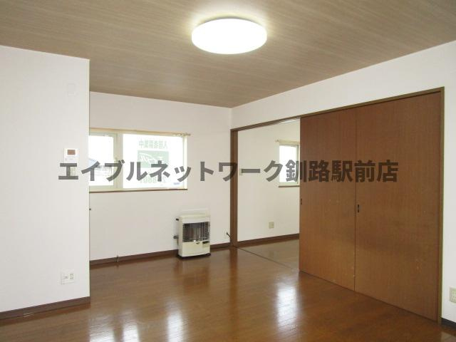 カトレアハイツの居間・リビング