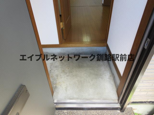 カトレアハイツの玄関