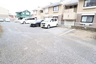 【駐車場】 | ロイヤルタウン泉 Ｄ | 駐車場