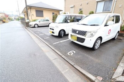 【駐車場】 | フェルミエ | 駐車場