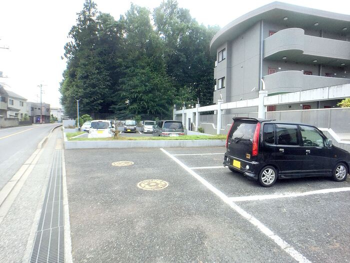 パティオ坂巻の駐車場|駐車場