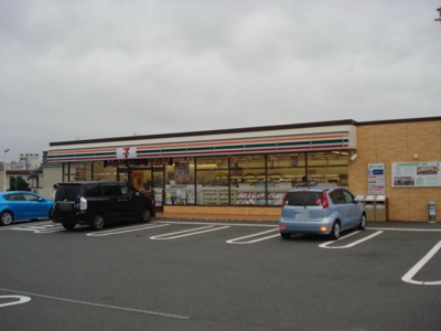 セブンイレブン 徒歩1分。コンビニ 80m