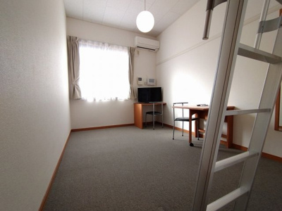 【居間・リビング】 | レオパレスＮＡＧＡＳＡＷＡ | １階はフローリング仕様です