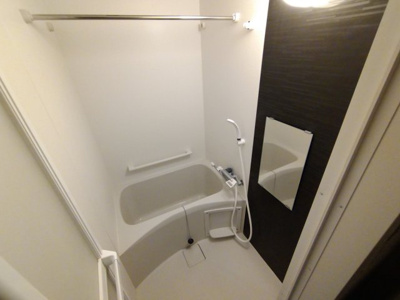 【浴室】 | ミランダアンネイハイム | 手摺＆鏡付き♪