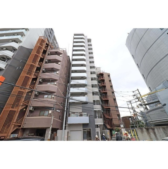 パークフラッツ野田阪神駅前の外観