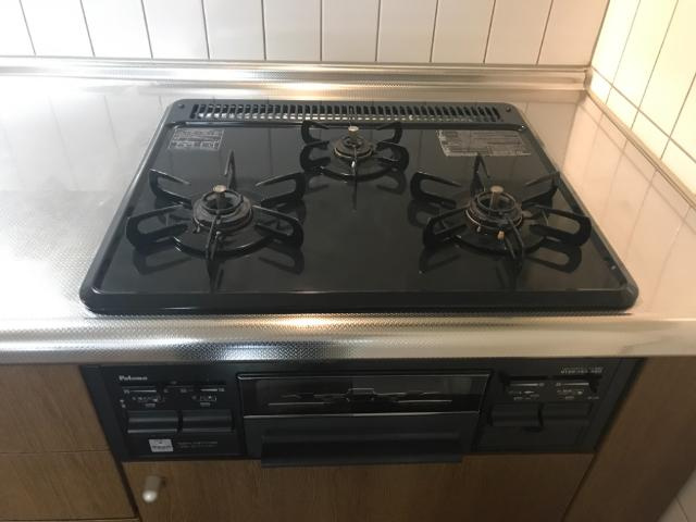 ウィンディヒルズのキッチン|ビルトインコンロ3口