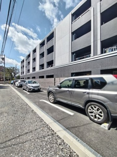 駐車場（先着順の為、空車状況はお問い合わせください）