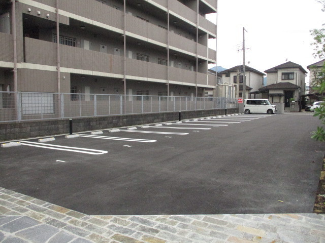 シャーメゾン　アヴニールの駐車場