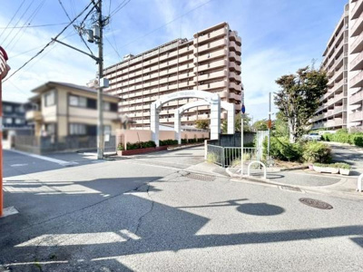 【その他】 | ふぁみーゆ松原 | 休日にはご家族連れで賑わうショッピングモールで、お買い物もお食事も楽しめます♪