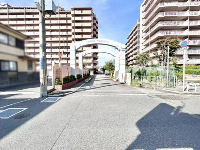 【その他】 | ふぁみーゆ松原 | 中央小学校約750ｍ！松原第三中学校約900ｍ！