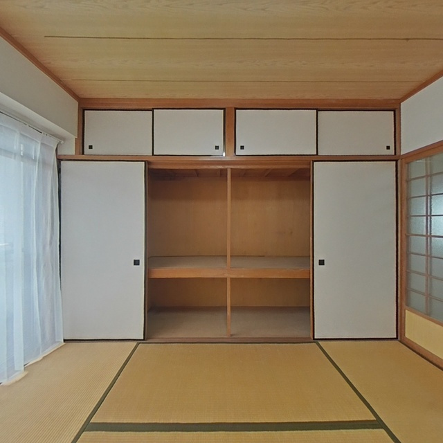 岐阜市山吹町４丁目のアパートの収納