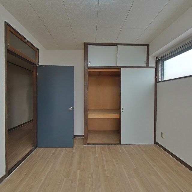 岐阜市山吹町４丁目のアパートの収納