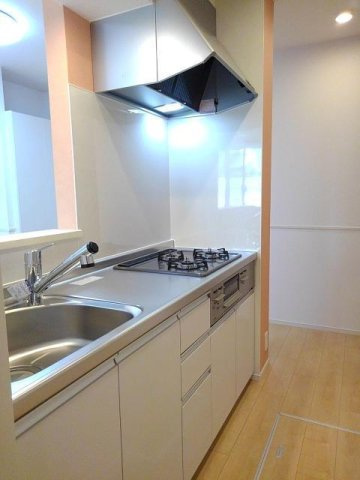 ソレイユ町村のキッチン|コンパクトなキッチンで掃除もラクラク