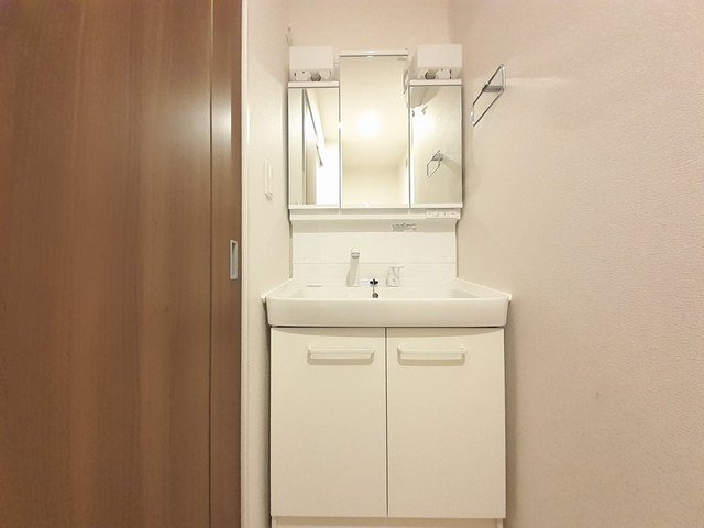 コースト・アベニュー　Ⅱの洗面所|コンパクトで使いやすい洗面所