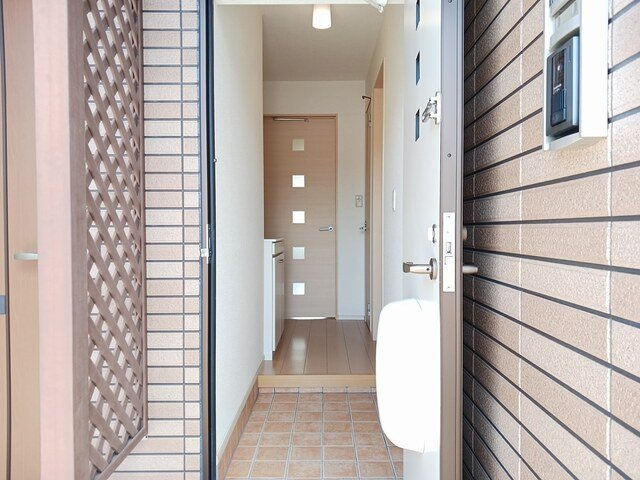 パインの玄関|収納もある玄関です